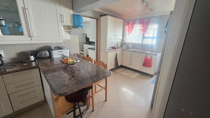 5 Bedroom Property for Sale in Kensington Western Cape